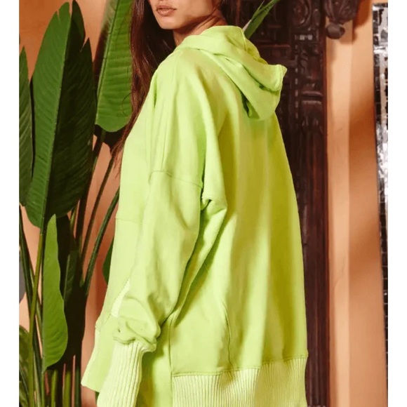 The post Baylee lime hoodie NWOT - Picture 3 of 3